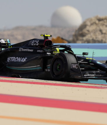 Bahrain F1 Lewis Hamilton takurčitee